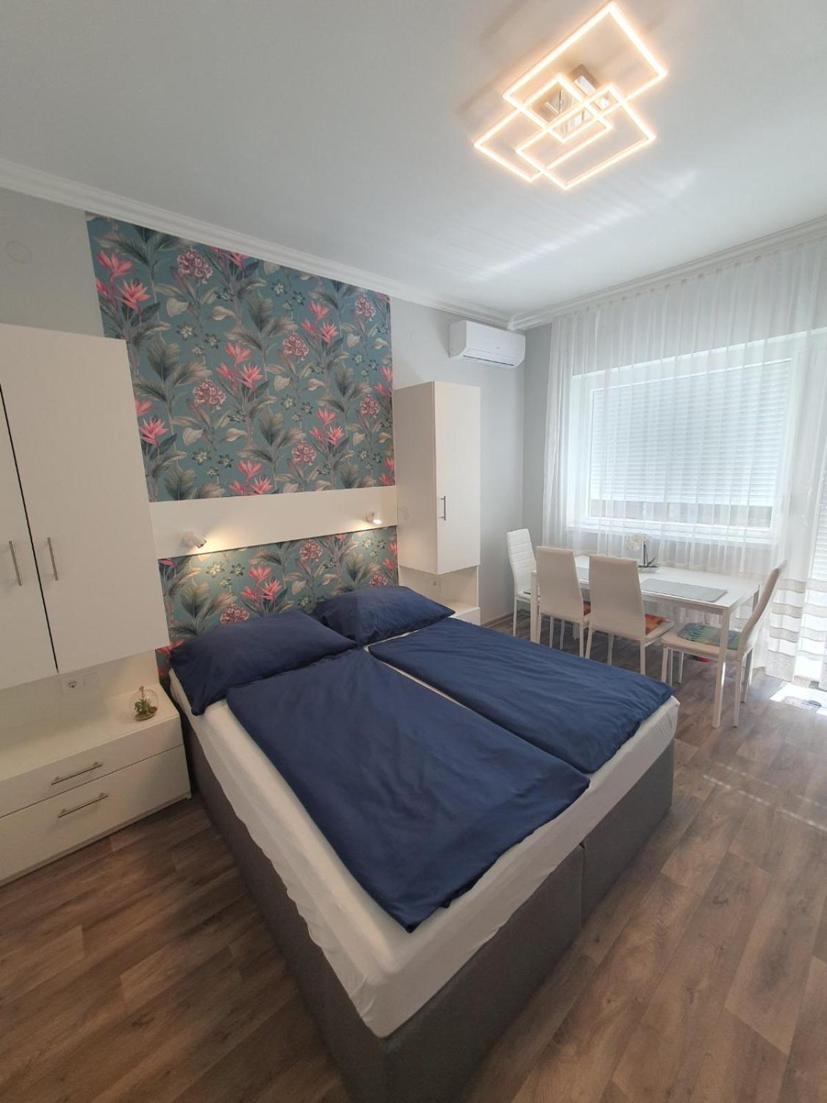 Lara Apartments Siófok Extérieur photo