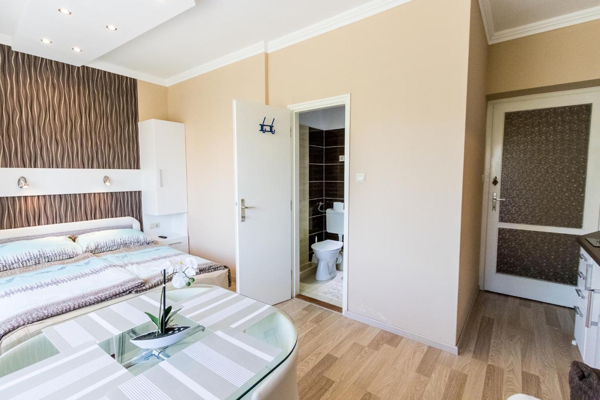 Lara Apartments Siófok Extérieur photo