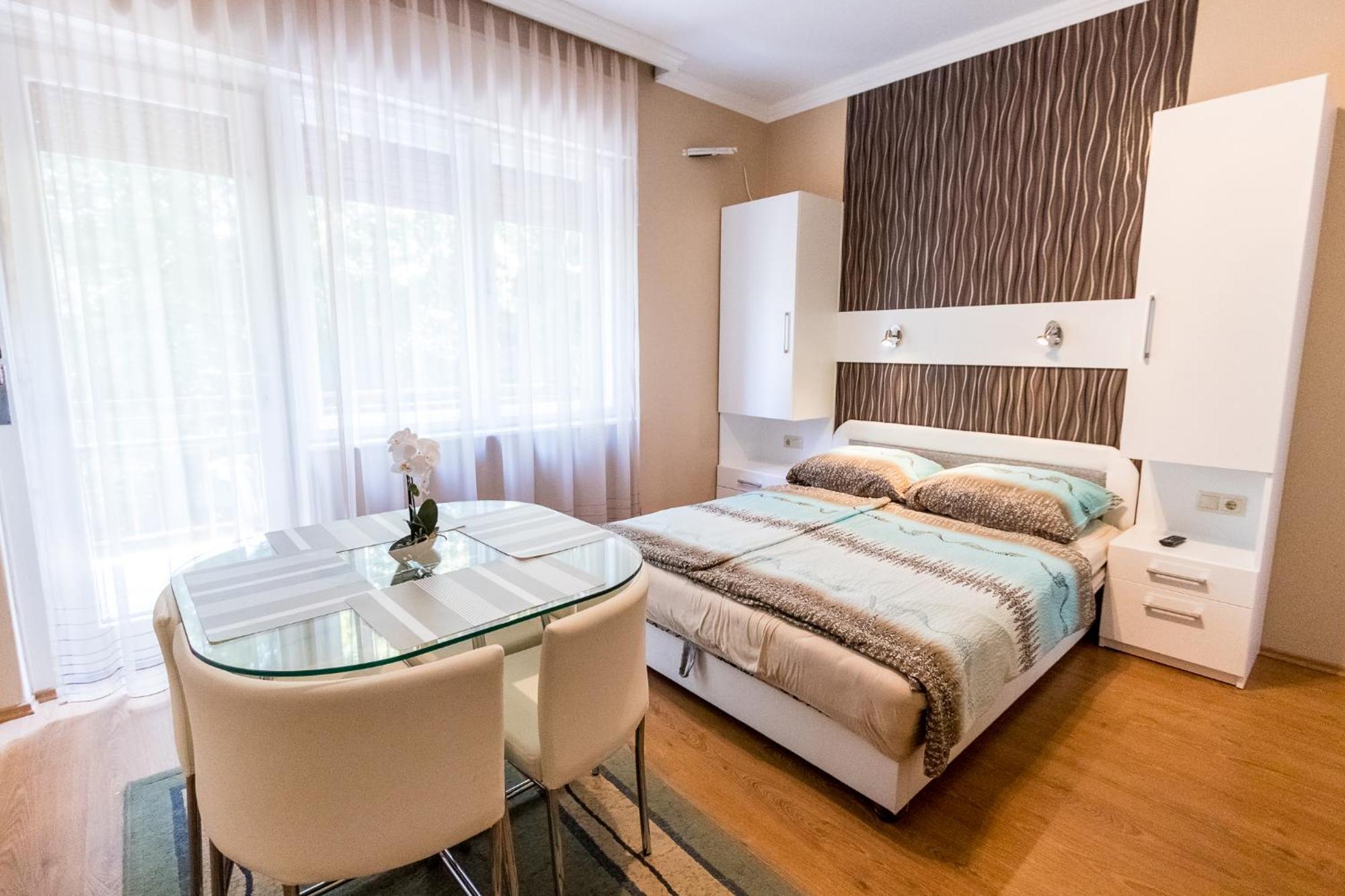 Lara Apartments Siófok Extérieur photo